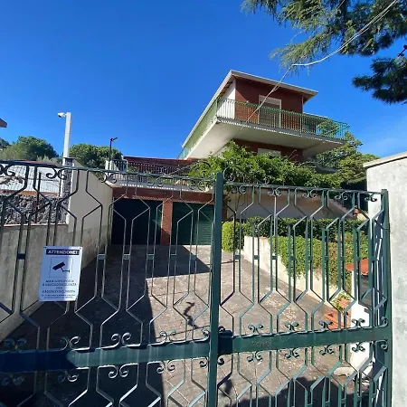 Dom wakacyjny Il Vicolo House